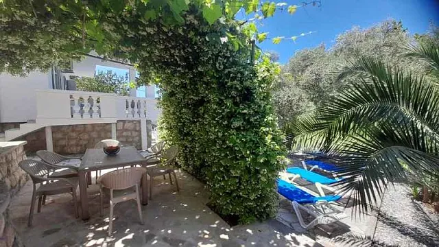 Haus mit Meerblick und Swimmingpool in Utjeha — photo 30